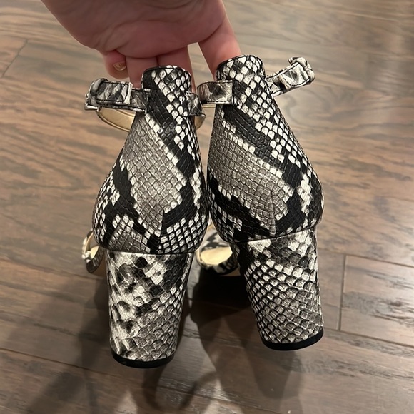 Nine West Pruce 3 Ankle Strap Block Heel Sandals Snake Print - Picture 5 of 7